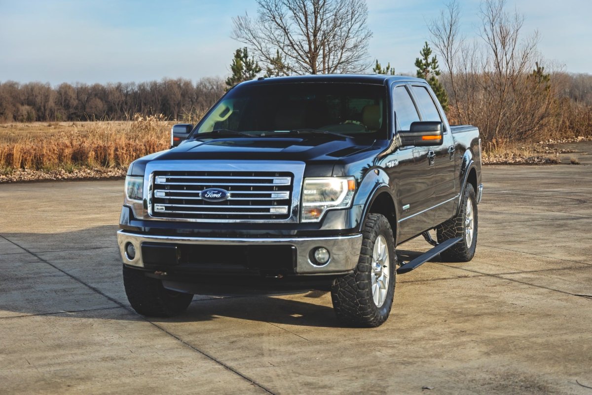 Ford F-150 Power Running Boards - Rough Country - HT-Series - '09-'14